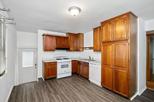 196 Craig Dr, Chicago Heights, IL 60411 - Photo 4
