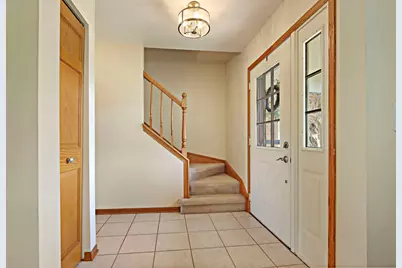 1137 Lockwood Court E, Buffalo Grove, IL 60089 - Photo 2