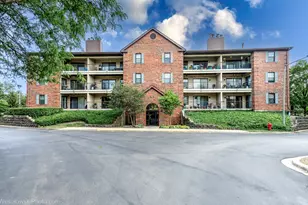 641 Hapsfield Ln, Buffalo Grove, IL 60089 - Photo 2