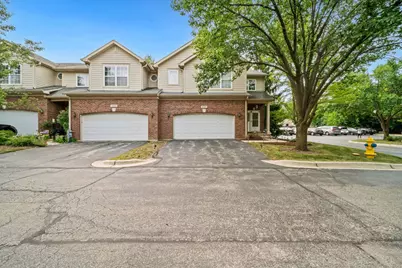 356 N West Pointe Drive, Vernon Hills, IL 60061 - Photo 2
