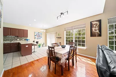 356 N West Pointe Drive, Vernon Hills, IL 60061 - Photo 6