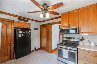 111 Loren St, Washington, IL 61571 - Photo 10