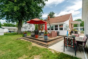 111 Loren St, Washington, IL 61571 - Photo 32