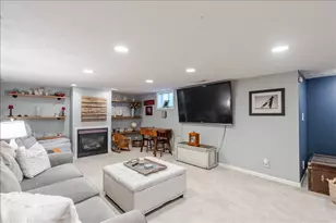 111 Loren St, Washington, IL 61571 - Photo 16
