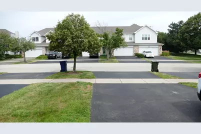 1995 Golden Gate Lane #1995, Naperville, IL 60563 - Photo 12