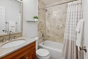 450 W Briar Pl, Chicago, IL 60657 - Photo 12