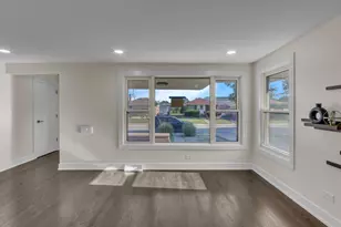 930 E 161st Pl, South Holland, IL 60473 - Photo 6
