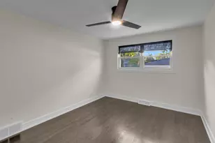 930 E 161st Pl, South Holland, IL 60473 - Photo 14