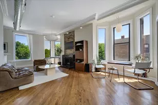 1135 W Webster Ave, Chicago, IL 60614 - Photo 2