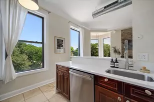 1135 W Webster Ave, Chicago, IL 60614 - Photo 12