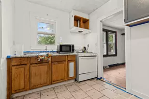 2738 Marshall St, Rockford, IL 61109 - Photo 8