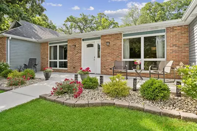 221 S Dawn Marie Drive, Round Lake, IL 60073 - Photo 2
