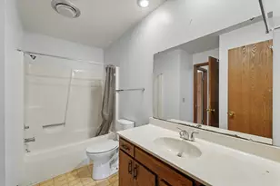 2142 Harbor Town Cir, Champaign, IL 61821 - Photo 24