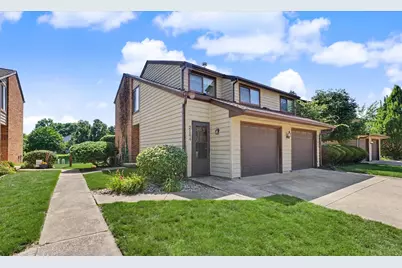 2142 Harbortown Circle #2142, Champaign, IL 61821 - Photo 2