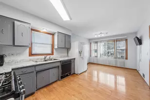 7017 W Jarvis Ave, Niles, IL 60714 - Photo 8