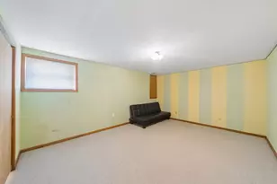 7017 W Jarvis Ave, Niles, IL 60714 - Photo 16