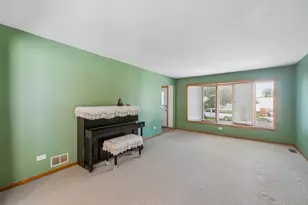7017 W Jarvis Ave, Niles, IL 60714 - Photo 6