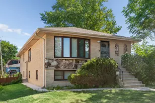 7017 W Jarvis Ave, Niles, IL 60714 - Photo 2