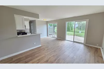 3403 Southport Drive #3403, Island Lake, IL 60042 - Photo 4