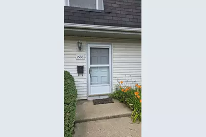 1688 Queensbury Circle #0, Hoffman Estates, IL 60169 - Photo 1
