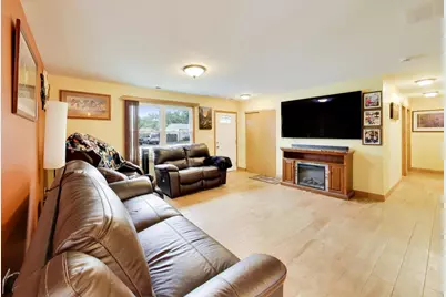 519 Kenyon Avenue, Romeoville, IL 60446 - Photo 2