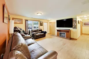519 Kenyon Ave, Romeoville, IL 60446 - Photo 2