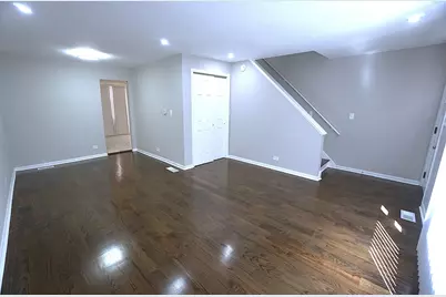 6122 N Winthrop Avenue, Chicago, IL 60660 - Photo 2