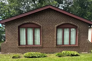2816 Tennyson Pl, Hazel Crest, IL 60429 - Photo 1