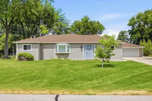 440 Aster Ln, Hoffman Estates, IL 60169 - Photo 1