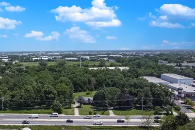 7S151 N Eola Road, Aurora, IL 60502 - Photo 2