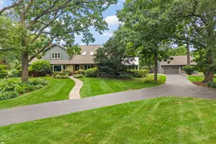27W118 Cove Ln, Warrenville, IL 60555 - Photo 2