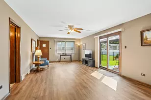 12123 Lake View Dr, Orland Park, IL 60467 - Photo 20