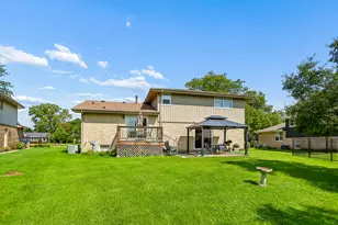 12123 Lake View Dr, Orland Park, IL 60467 - Photo 6
