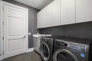 451 E Grand Ave, Chicago, IL 60611 - Photo 26
