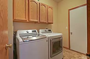 2001 Sparrow Cir, Round Lake, IL 60073 - Photo 10