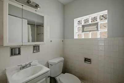 6212 W 64th Place #201, Chicago, IL 60638 - Photo 8