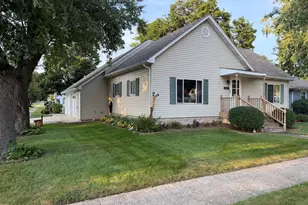 341 W Wood Dr, Peotone, IL 60468 - Photo 1