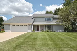 37W390 Linda Ln, Elgin, IL 60124 - Photo 1