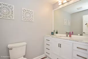 37W390 Linda Ln, Elgin, IL 60124 - Photo 10