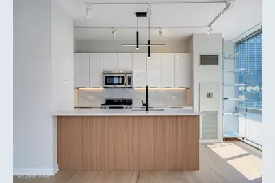 8 E Randolph Street #2105, Chicago, IL 60601 - Photo 6