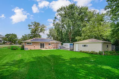 7529 W 103rd Street, Palos Hills, IL 60465 - Photo 12