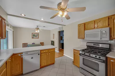 7529 W 103rd Street, Palos Hills, IL 60465 - Photo 8
