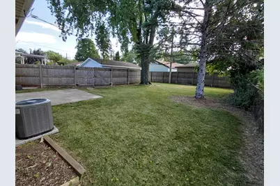 2116 Walnut Street, Waukegan, IL 60087 - Photo 12