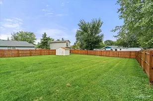 1153-1155 Burgundy Ln, Aurora, IL 60505 - Photo 12