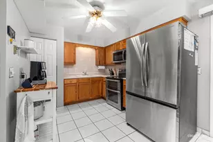 1153-1155 Burgundy Ln, Aurora, IL 60505 - Photo 6