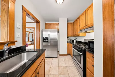 30 S Commonwealth Avenue, Elgin, IL 60123 - Photo 8