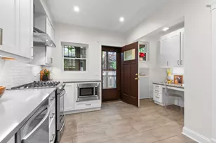 704 W Buena Ave, Chicago, IL 60613 - Photo 14