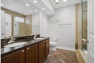 2449 W Foster Avenue #2E, Chicago, IL 60625 - Photo 16