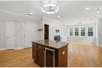2449 W Foster Avenue #2E, Chicago, IL 60625 - Photo 4