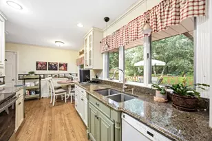 1215 Forest Dr, Elgin, IL 60123 - Photo 8